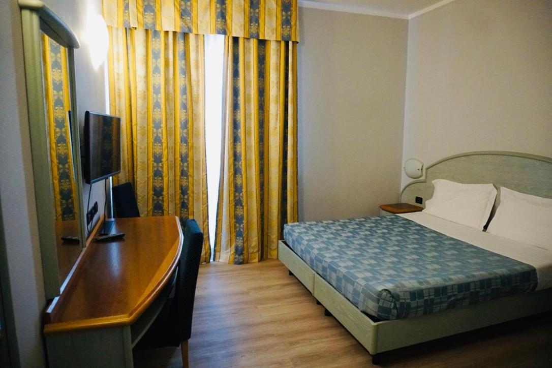 Hotel Europa Milano Rosate Dış mekan fotoğraf